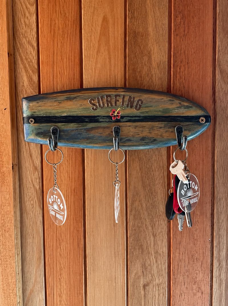 Colgador de llaves con forma de tabla de surf